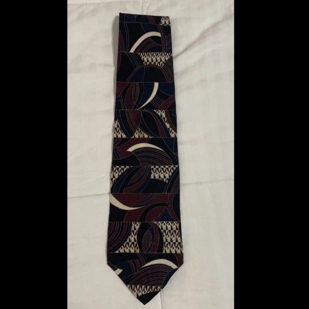 VTG Lord and Taylor 100% Italian Silk Geometric Tie Necktie Purple Navy EUC